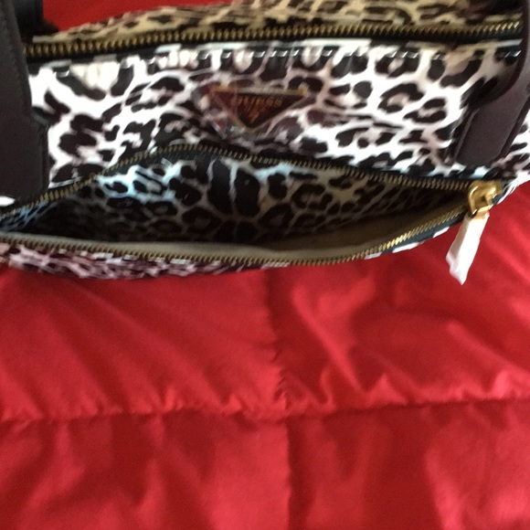 NWT Guess Jaxi Black and White Leopard Print Tote - Picture 2 of 10